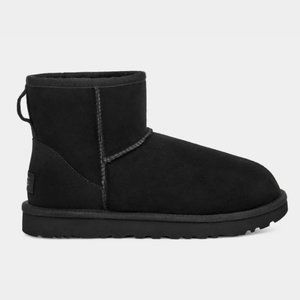 UGG Classic Mini II Boot - Black - Size 7